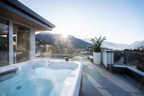 www.hotelbeplace.com