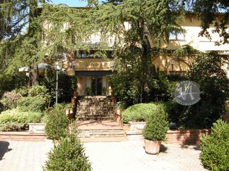 www.villa-ambrosina.com