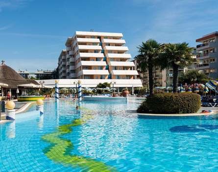 www.aparthotelholiday.eu