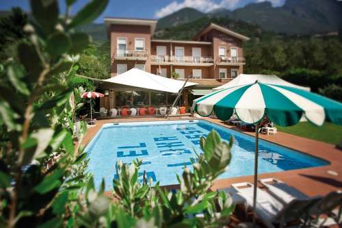 www.lunarossahotel.com