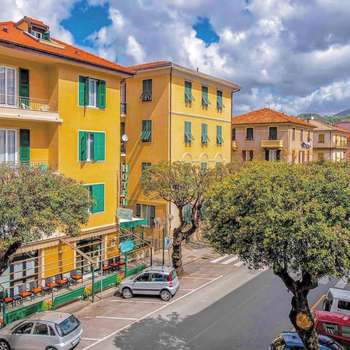 www.hotelbristollavagna.com