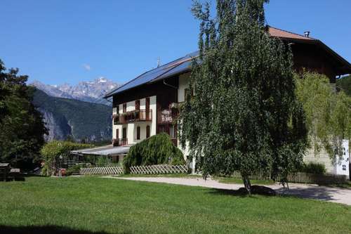 www.albergoaispiazzi.it