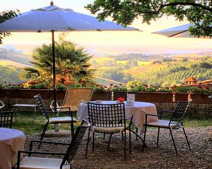 www.hotelsantacaterinasiena.com