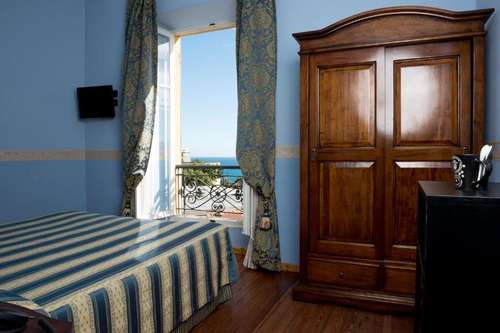 www.hotelbelleepoquesanremo.com