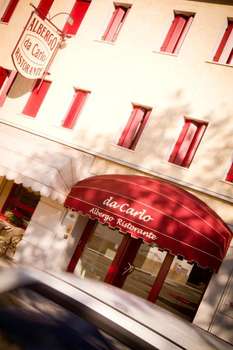 www.albergodacarlo.it