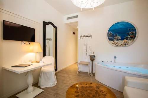 www.hotelrimini4stelle.it