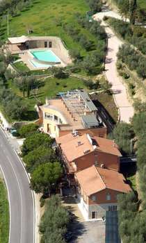 www.albergoilcastellaccio.it