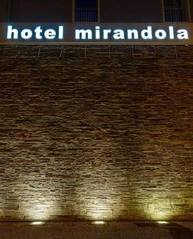 www.hotelmirandola.it