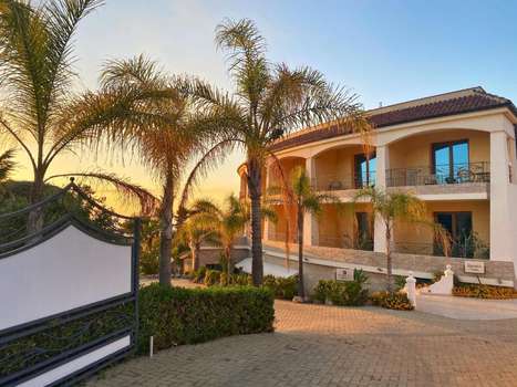 www.blutropical.it