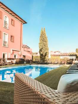 www.hotelbenacuslazise.it