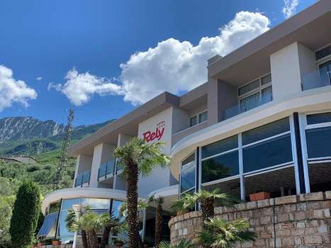 www.hotelrely.com