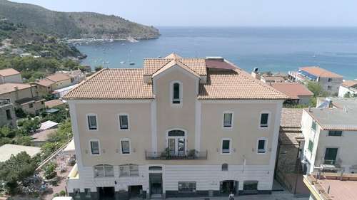 www.albergosantacaterina.com