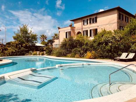 www.hotelmaremonti.com