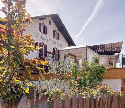 www.hotel-schuster.com