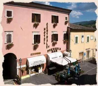 www.hotelcentralecascia.com