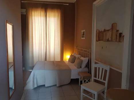 www.hotelbiscari.com