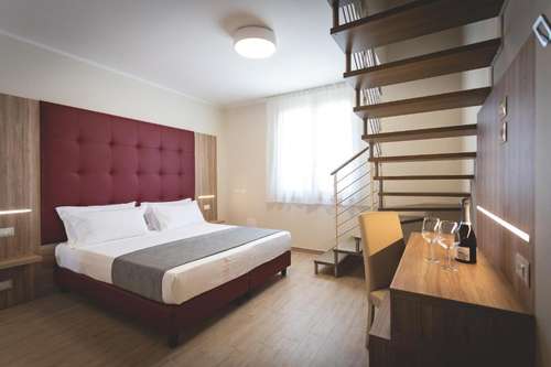 www.hotelvallecorsa.it