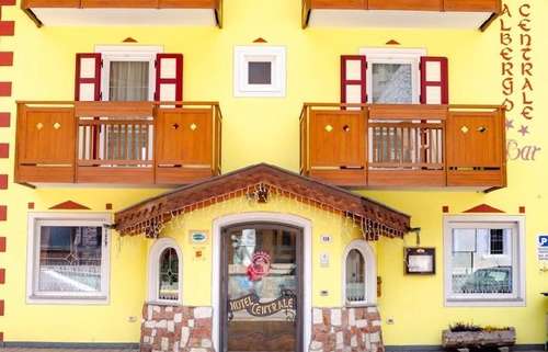 www.albergocentralecanazei.it