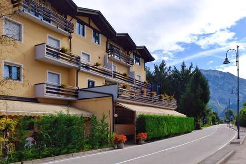 www.hoteldolomitilevico.com