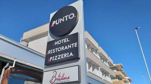 www.albergoilpunto.com