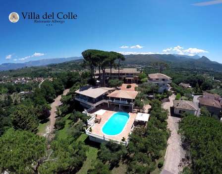 www.lavilladelcolle.it