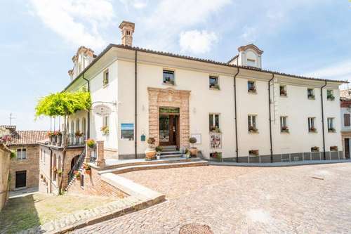 www.borgovecchioneive.it