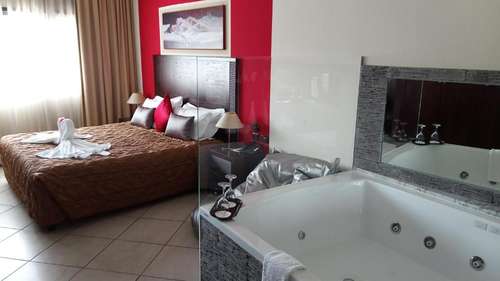 www.hotelninfa.com