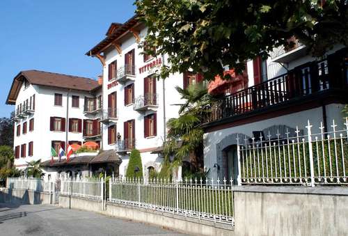 www.hotelvittoriapremeno.it