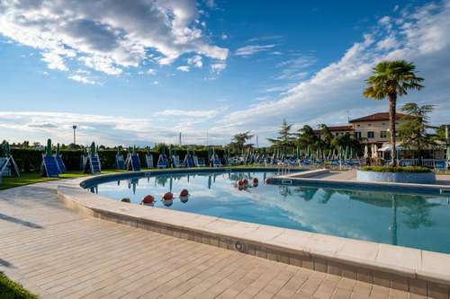 www.hotelvillasara.it