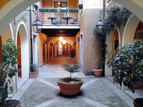 www.lacontradahotel.com