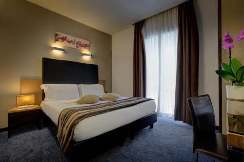 www.hotelrinascimento.com