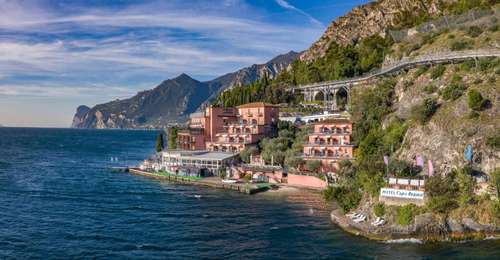 www.hotelcaporeamol.it