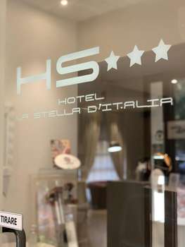 www.hotellastelladitalia.com