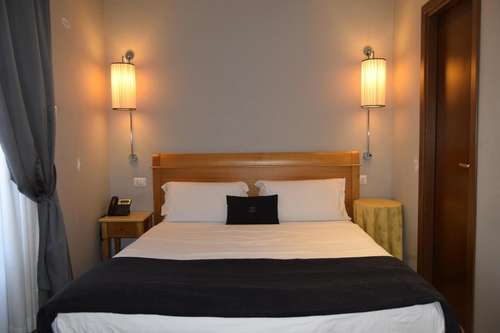 www.hoteldeiquiriti.it