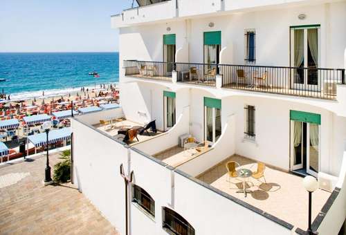 www.hotelligurespotorno.it