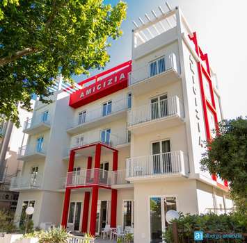 www.hotelamiciziarimini.it