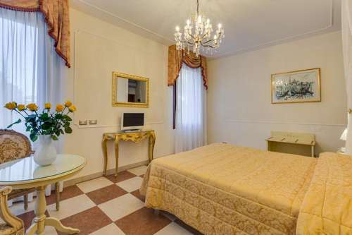 www.hotelbernardi.com