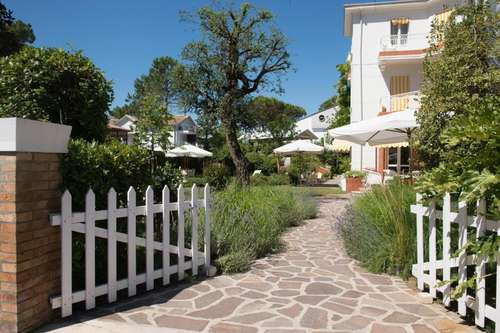 www.albergoarizona.it