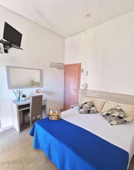 www.hotelbelliniriccione.it