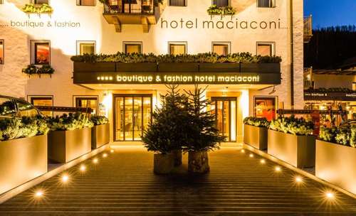 www.hotelmaciaconi.com