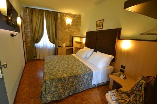 www.hotelcastelloassisi.it