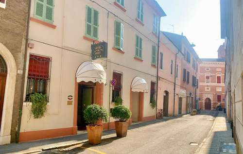 www.hoteldeprati.com