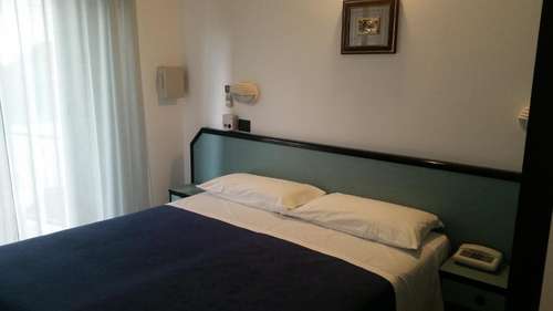 www.hotel-caravelle.org