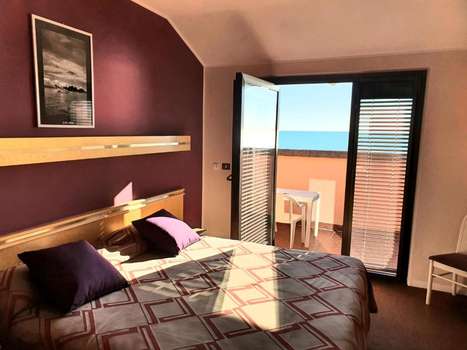 www.hotelantaresgrado.it
