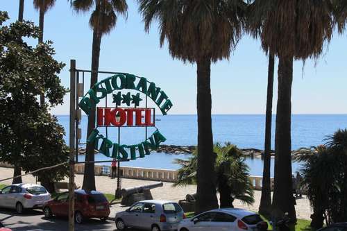 www.hotelkristina.com