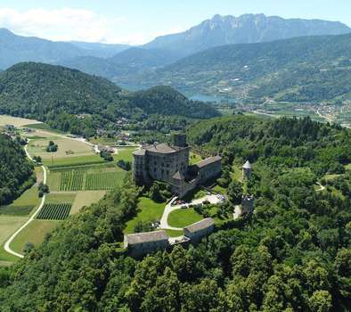 www.castelpergine.it