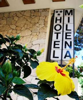www.hotelmilena.com