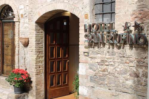 www.hotelsanrufino.it