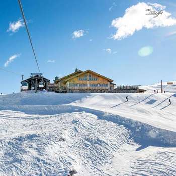 www.rifugiostoppanicampiglio.it