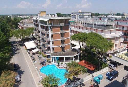 www.jesolo-lafenicehotel.com